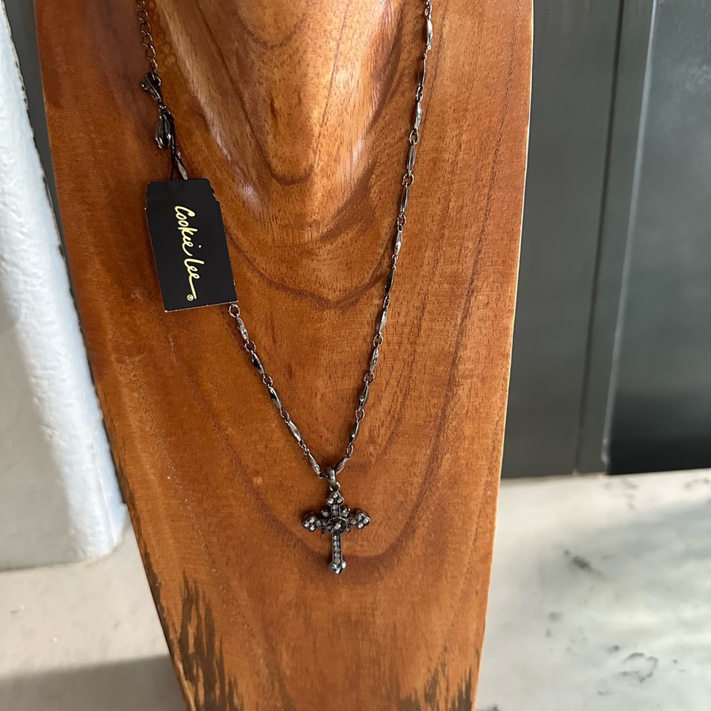 Beautiful cookie Lee black metal jeweled cross necklace nwt